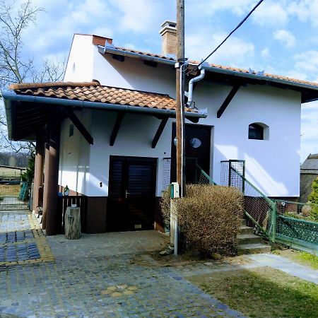 Dabasi Lovas Vendeghaz Hotel Buitenkant foto