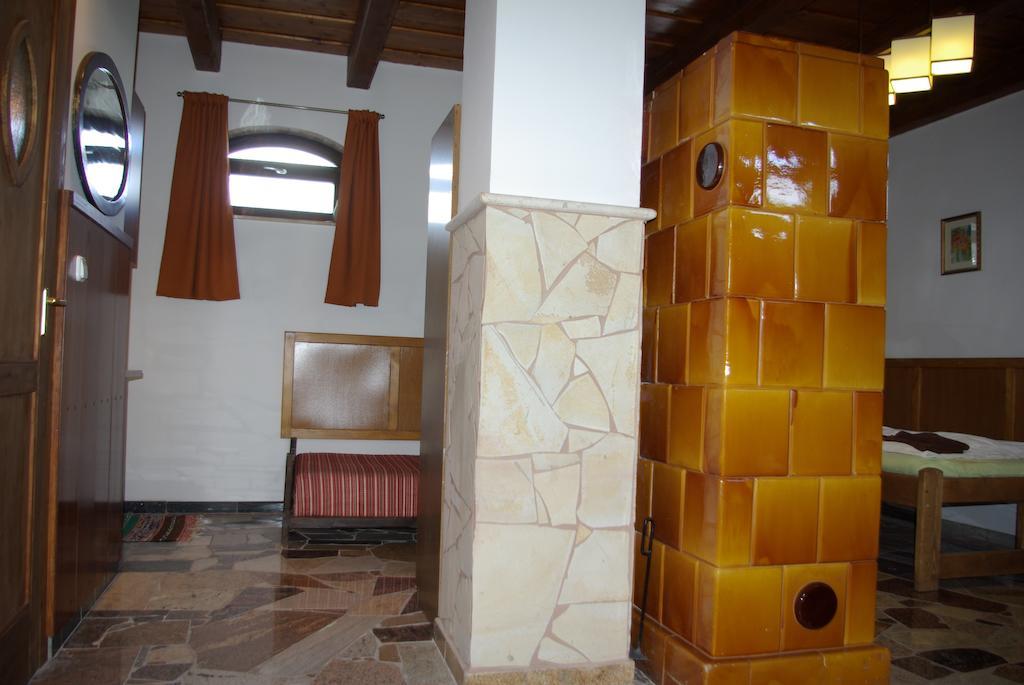 Dabasi Lovas Vendeghaz Hotel Buitenkant foto