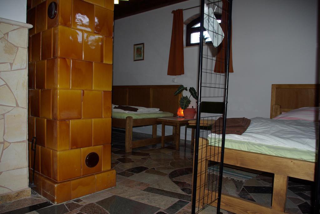 Dabasi Lovas Vendeghaz Hotel Kamer foto
